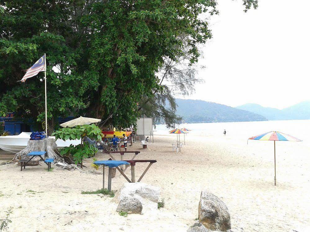 Baba'S Guest House By The Sea Batu Feringgi Exteriör bild
